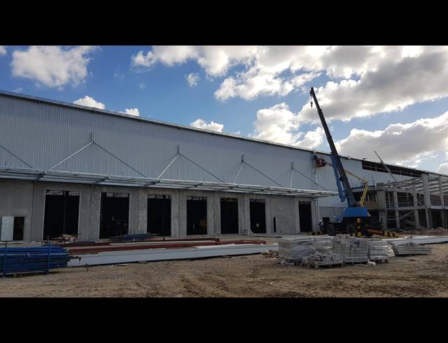4,165M² WAREHOUSE TO LET IN BELLVILLE CENTRAL